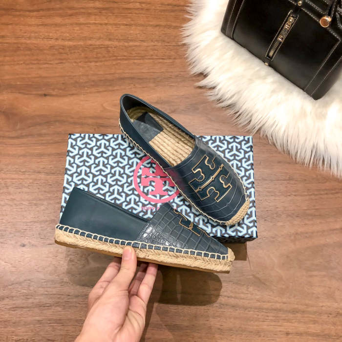 Women flat shoes ,size 35-40 ,with box, SS60-1604-1605