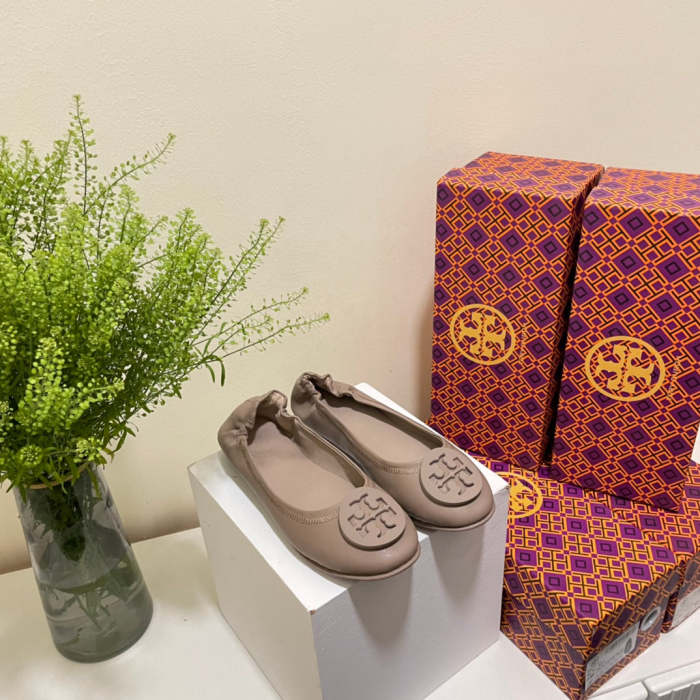Women flat shoes ,size 35-40 ,with box, SS60-1606-1615