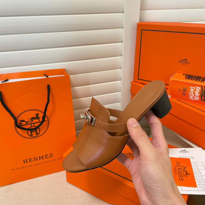 Women leather sandals slippers , size 35-42 ,with box, SS60-1601-1603