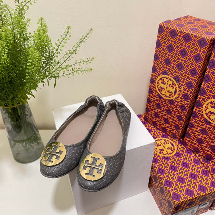 Women flat shoes ,size 35-40 ,with box, SS60-1606-1615