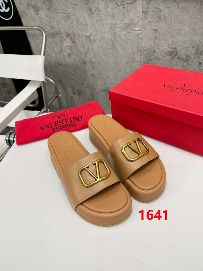 Flat leather sandals slippers , size 35-41 ,with box, SS60-1638-1642