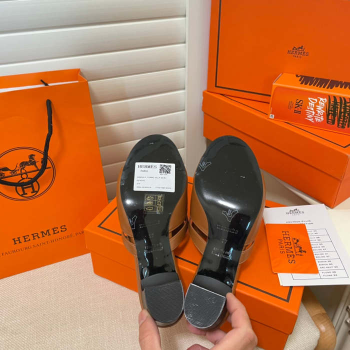 Women leather sandals slippers , size 35-42 ,with box, SS60-1601-1603