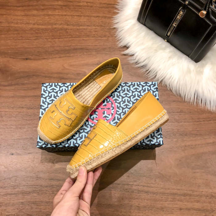 Women flat shoes ,size 35-40 ,with box, SS60-1604-1605