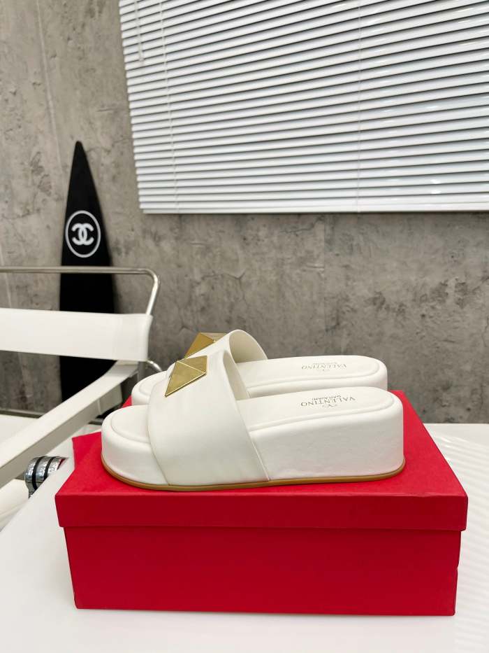 Flat leather sandals slippers , size 35-41 ,with box, SS60-1630-1633