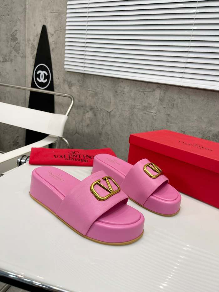 Flat leather sandals slippers , size 35-41 ,with box, SS60-1638-1642