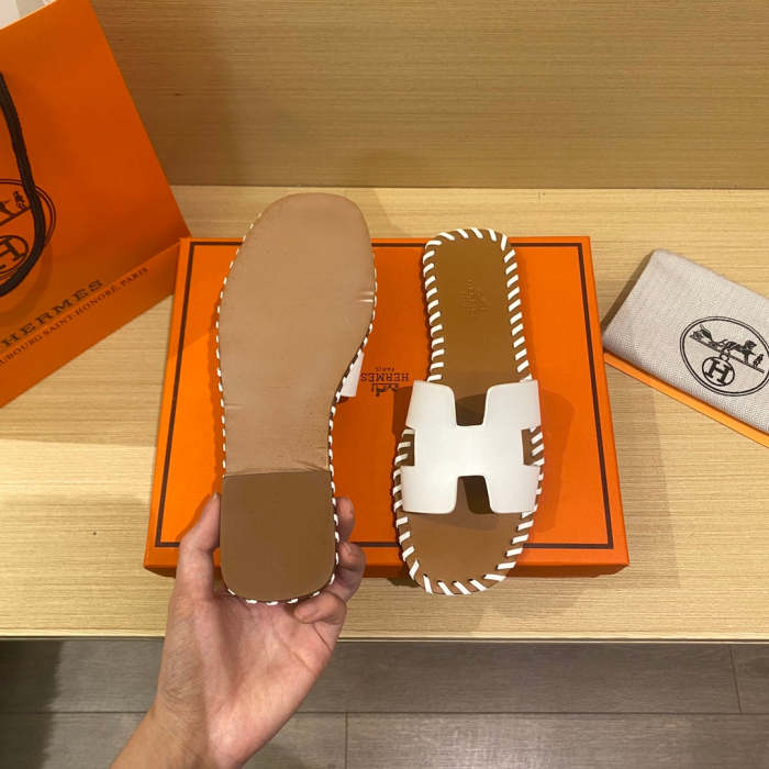 Leather flat sandals shoes, size 35-40 , SS60-1680-1682