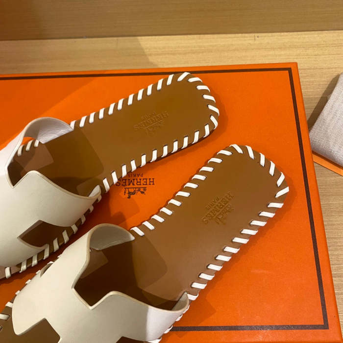 Leather flat sandals shoes, size 35-40 , SS60-1680-1682