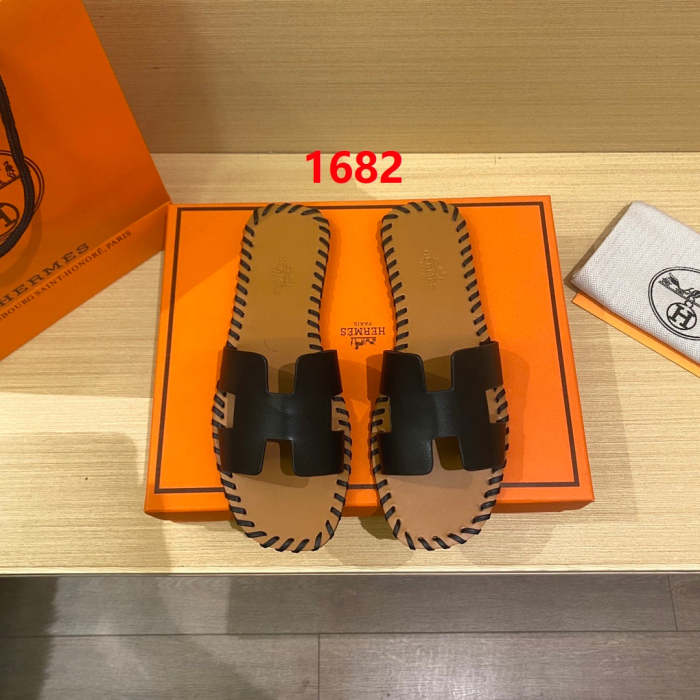 Leather flat sandals shoes, size 35-40 , SS60-1680-1682