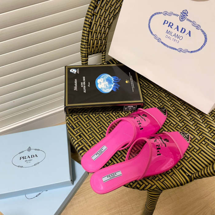 Padding sheepskin ，High-end PVC，women's slippers，size 35-40，SS60-1698-1701