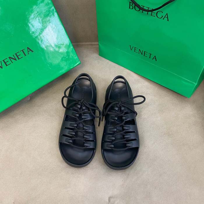 Flat leather sandals slippers , size 35-39, SS60-1807-1811