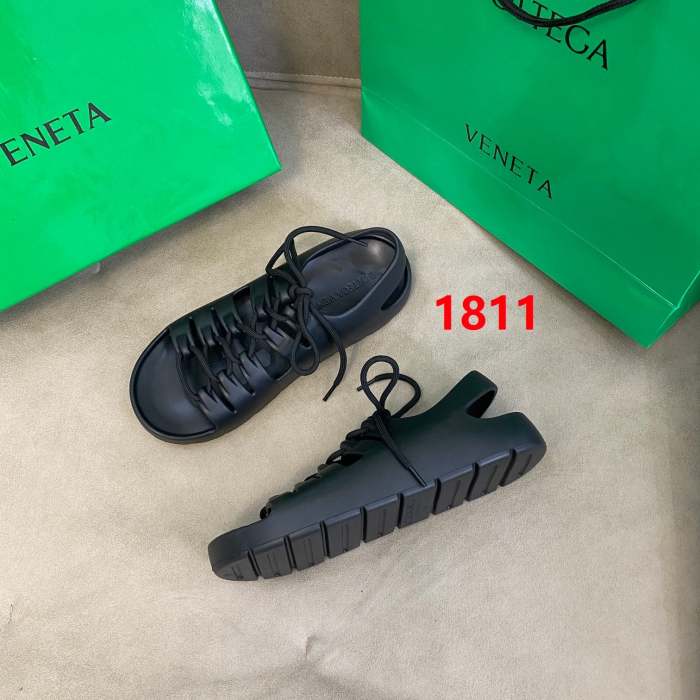 Flat leather sandals slippers , size 35-39, SS60-1807-1811