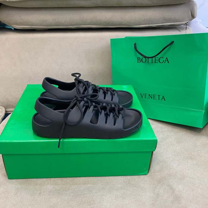 Flat leather sandals slippers , size 35-39, SS60-1807-1811