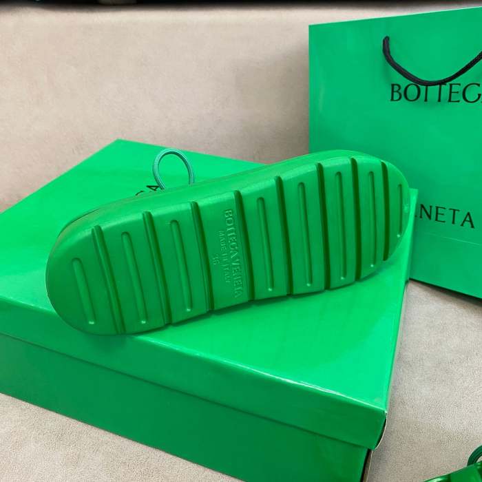 Flat leather sandals slippers , size 35-39, SS60-1807-1811