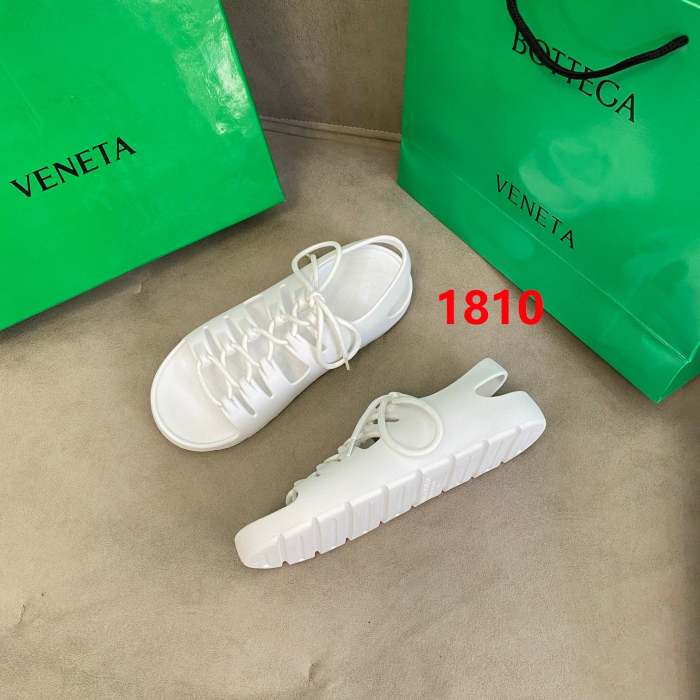 Flat leather sandals slippers , size 35-39, SS60-1807-1811
