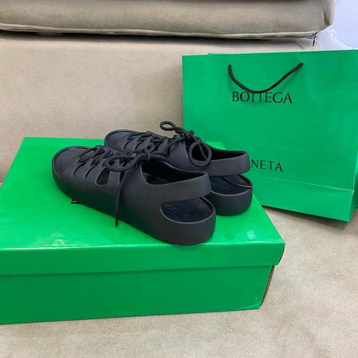 Flat leather sandals slippers , size 35-39, SS60-1807-1811