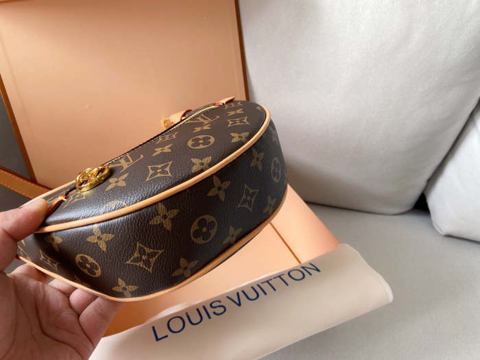 Split leather  bag , AAA, no box , size 25cm, B50-1789
