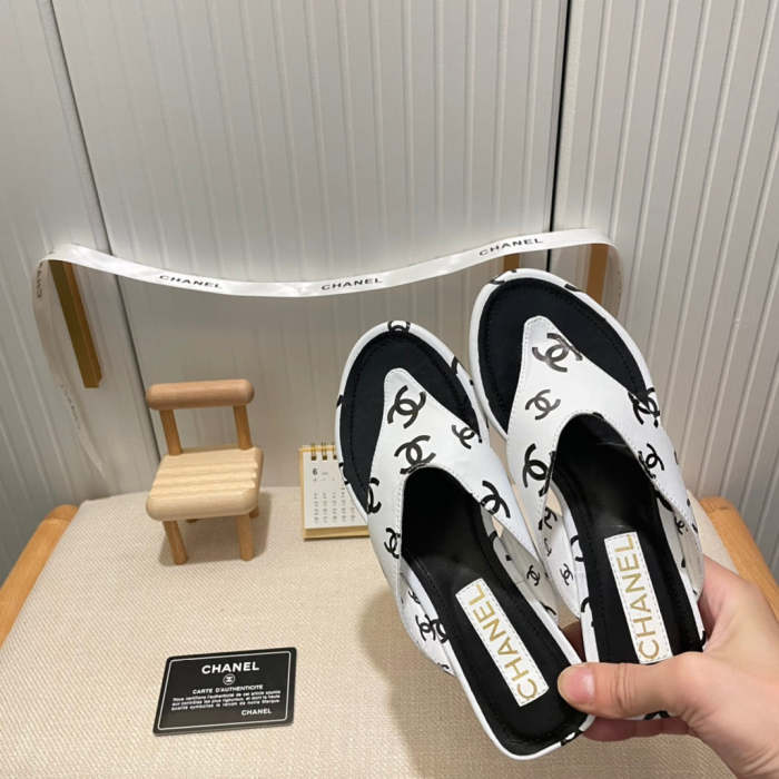 Flat leather sandals slippers , size 35-40, SS60-1826-1831