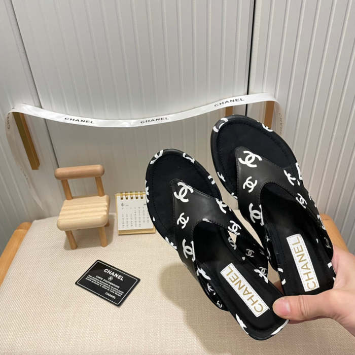 Flat leather sandals slippers , size 35-40, SS60-1826-1831