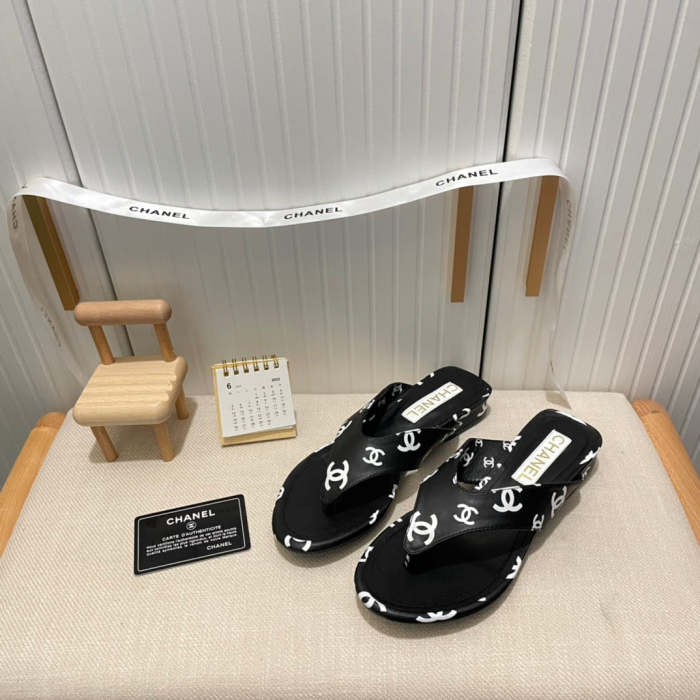 Flat leather sandals slippers , size 35-40, SS60-1826-1831
