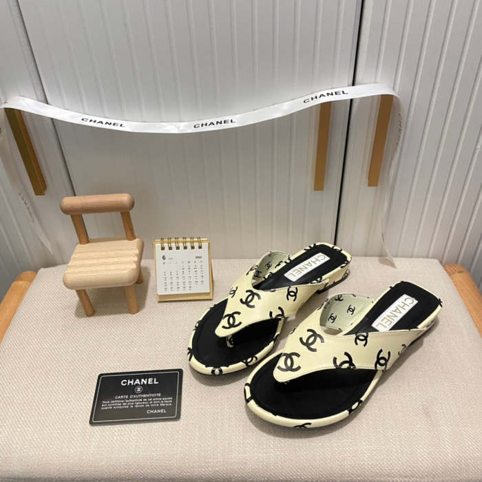 Flat leather sandals slippers , size 35-40, SS60-1826-1831