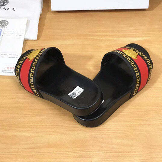 Flat leather sandals slippers , size 35-46, SS60-1855