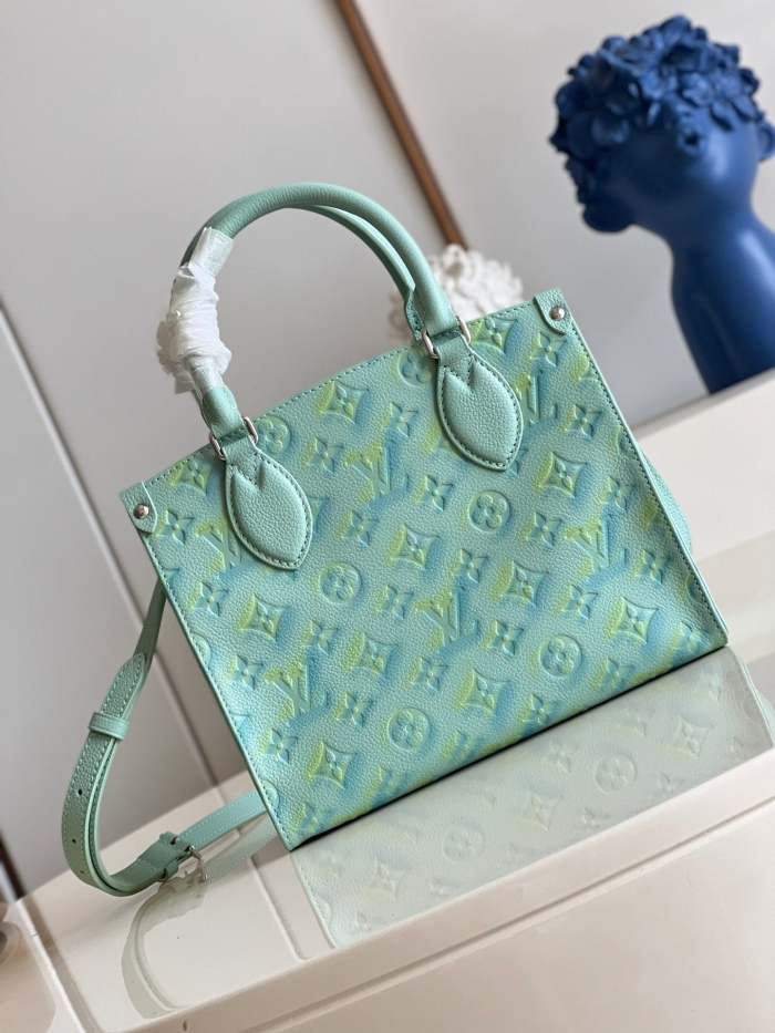 Leather bag ,AAAAA ,size 25*19*11.5cm ,no box, B110-89
