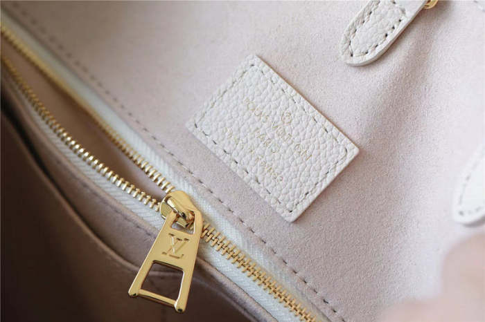 Leather bag ,AAAAA ,size 34*26*13cm,no box, B110-105