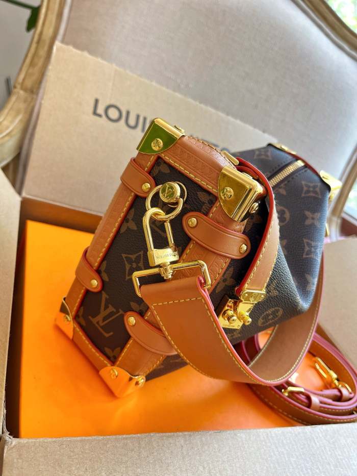 split leather bag,AAAA, no box,size 24*16cm,B75-2512-2513