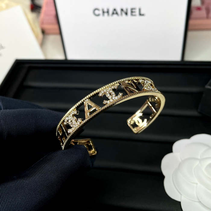 Bracelet bangle cuff jewelry ,with box,  J25-1408