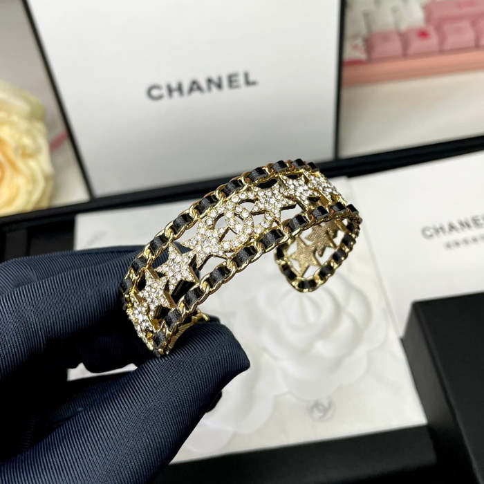 Bracelet bangle cuff jewelry ,with box,  J30-179