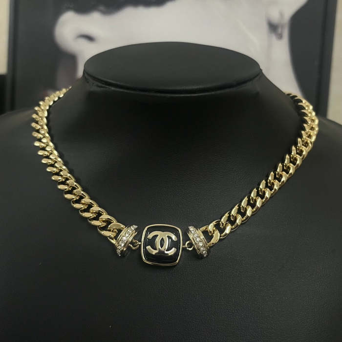 Necklace jewelry ,length 49cm, with box,  J25-1522