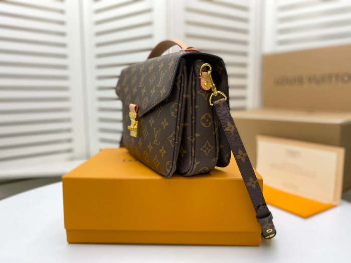 Metis Leather  bag ,5A , size 25x19x9cm ,no box,  B110-117