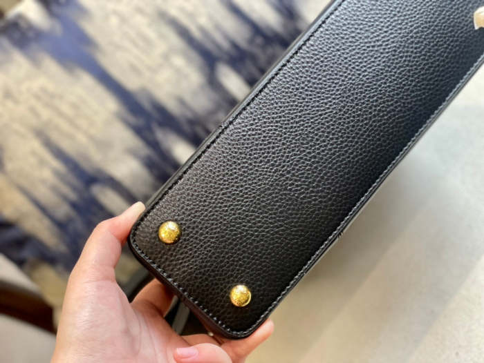 Capucines Leather  bag ,5A , size 27x20cm ,no box,  B110-123