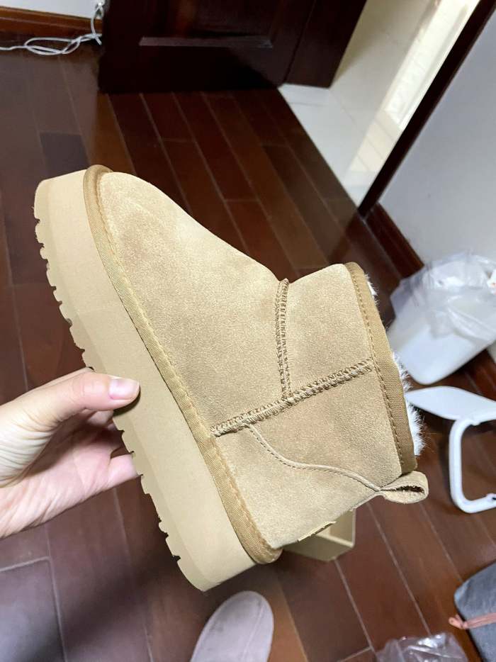 Heightening and thickening and fleece winter boots，size 35-40. SS70-1602-1604