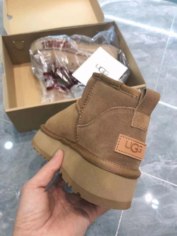 Heightening and thickening and fleece winter boots，size 35-40. SS70-1602-1604