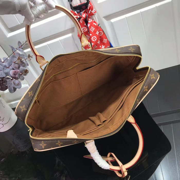 Leather bag ,5A . size 41x31x7cm ,no box, B130-44