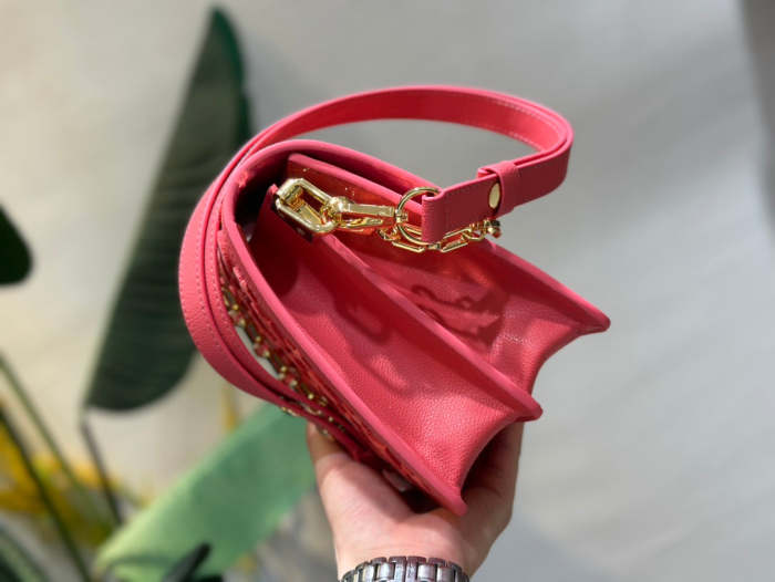 Leather Rose Fluo bag ,mirror , size  25X17X10.5cm ,no box, B250-20