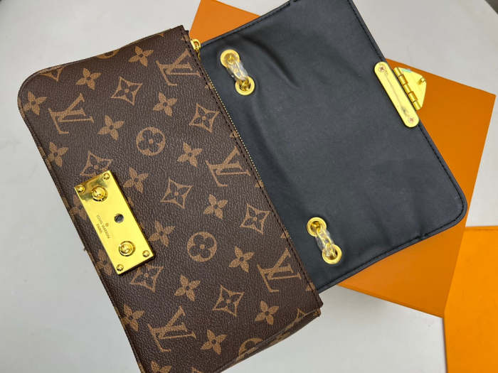 Leather bag ,AAAAA ,size 25*15*7cm,no box, B110-129