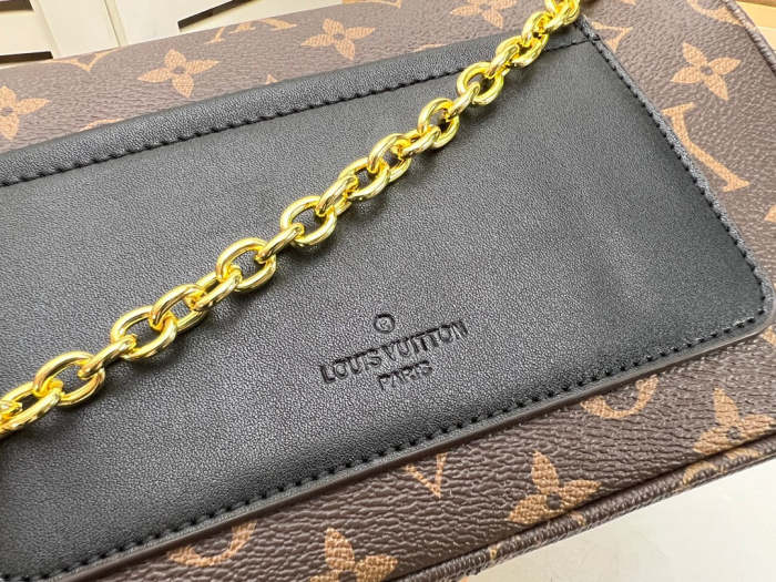 Leather bag ,AAAAA ,size 25*15*7cm,no box, B110-129
