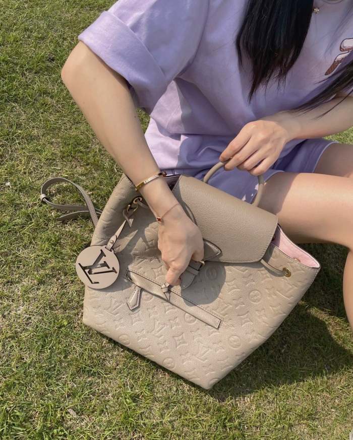 Split leather bag , 3A, size 30x25cm, no box, B68-5942-5946