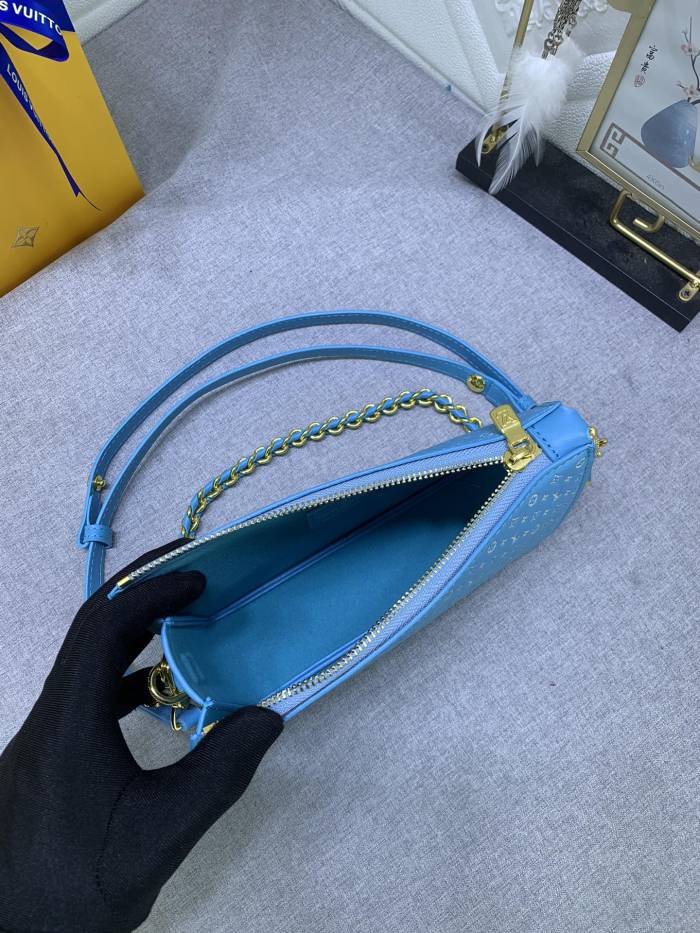 Split Leather  bag ,5A , size 21.5x12.5x5cm ,no box,  B110-132