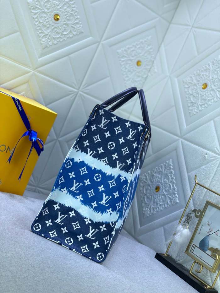 Leather  bag ,5A , size 41x34x19cm ,no box,  B130-49