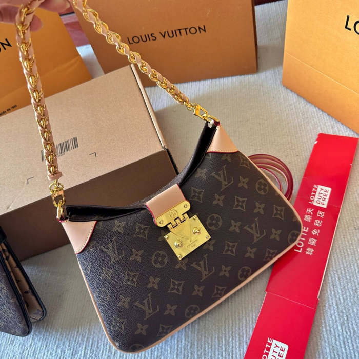 Split Leather  bag ,3A , size 29x19cm ,no box,  B68-6004-6005