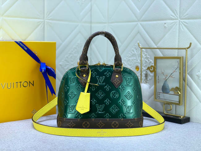 Alma Leather bag ,5A , size 25x17.5x11.5cm ,no box, B110-144