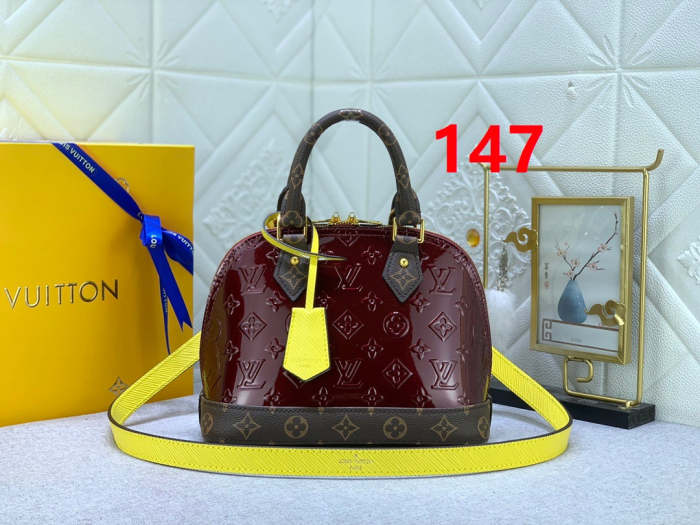 Alma Leather  bag ,5A , size 25x17.5x11.5cm ,no box,  B110-147