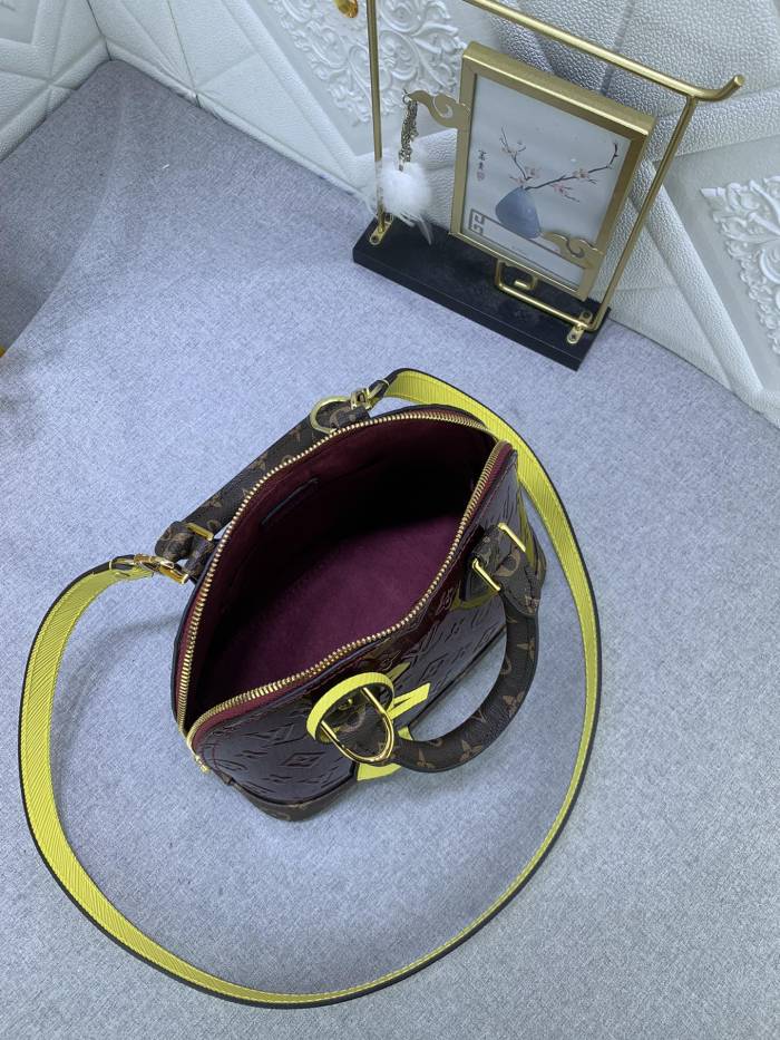 Alma Leather  bag ,5A , size 25x17.5x11.5cm ,no box,  B110-147