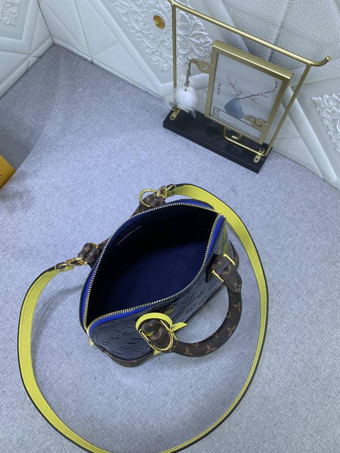 Alma Leather  bag ,5A , size 25x17.5x11.5cm ,no box,  B110-145
