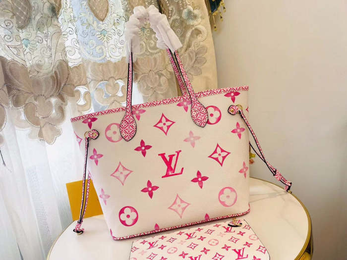 Neverfull Leather  bag ,5A , size 32x29x17cm ,no box,  B110-151