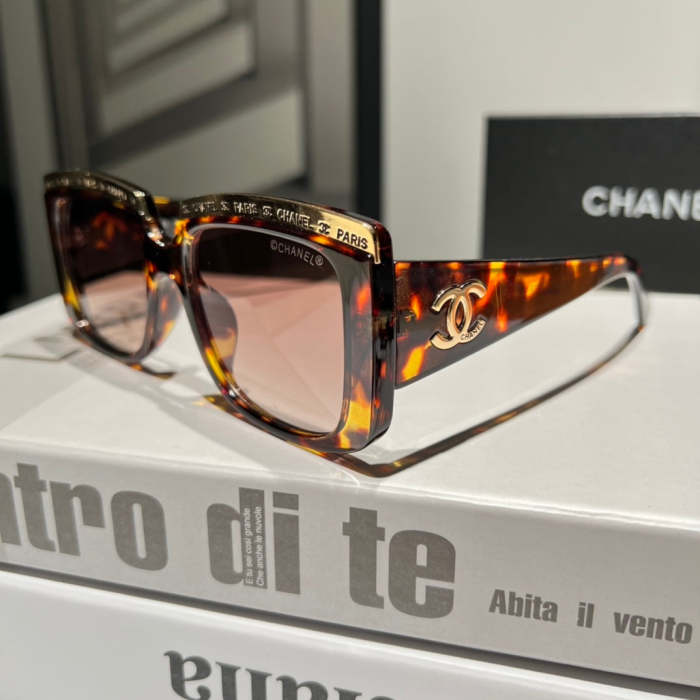 Blue light blocking sunglasses with the box and case ,G25-2342-2345