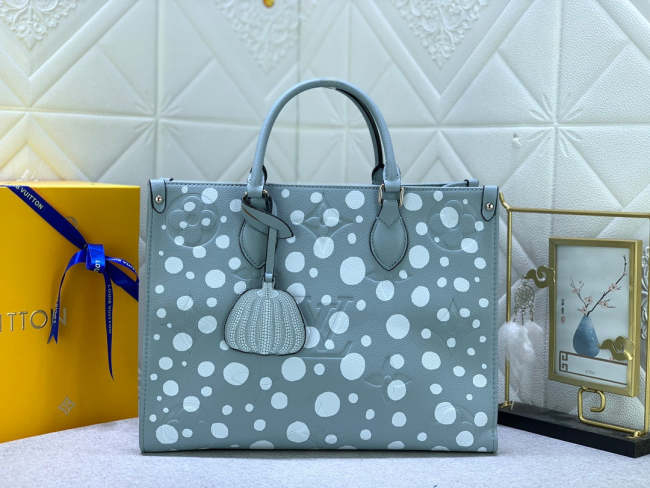 ON THE GO TOTE Leather bag ,5A , size 35x27x14cm ,no box, B110-150